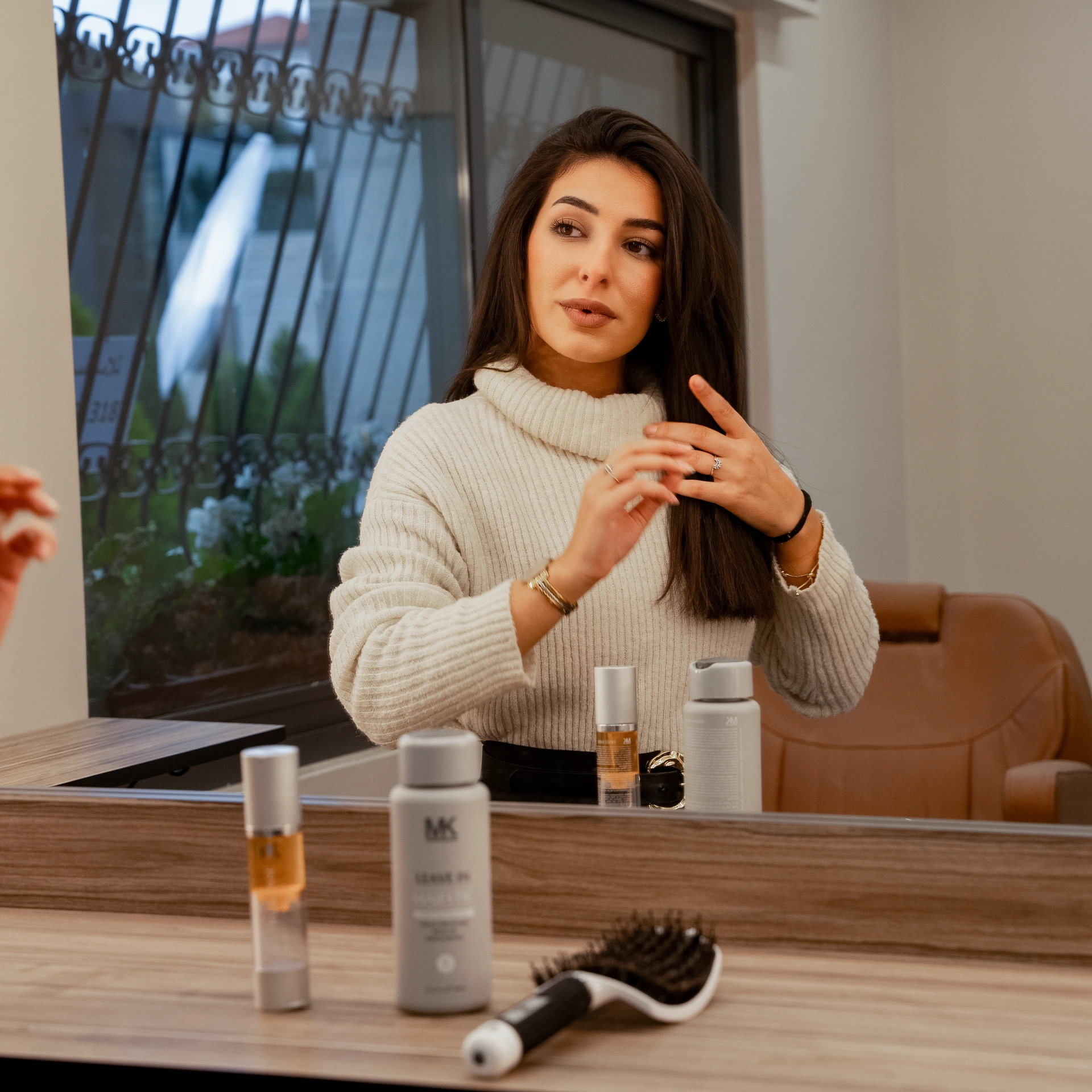 MK Professional hair treatment application